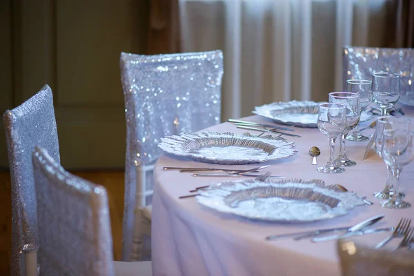 Elegant Sitting Arrangement Fine Dining Restaurant Event Featuring Transparent Plates — Stock Photo, Image