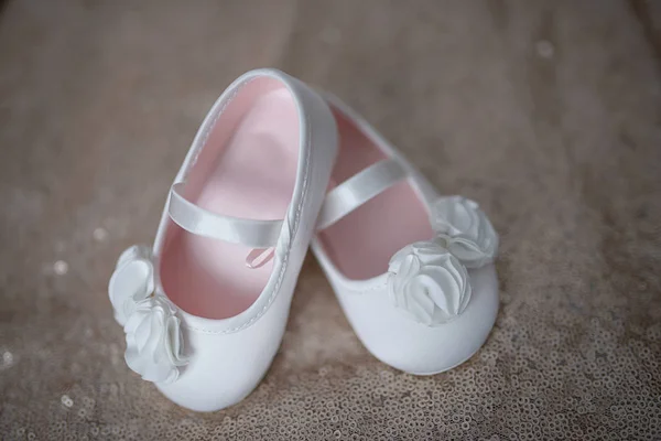 Élégantes Chaussures Ballerine Blanche Pour Les Petites Filles Les Chaussons — Photo