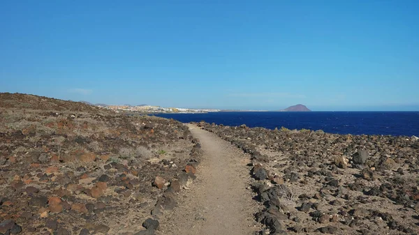 Vandringsled Närheten Atlanten Genom Det Torra Vulkaniska Landskapet Utsikt Från — Stockfoto
