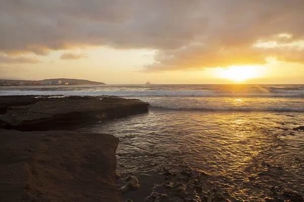 Levendige Gouden Zonsopgang Boven Kalkstenen Kusten Van Medano Tenerife Canarische — Stockfoto