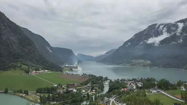 Skjolden Norwegia Sierpnia 2018 Dramatyczny Krajobraz Wioski Skjolden Położonej Końcu — Zdjęcie stockowe