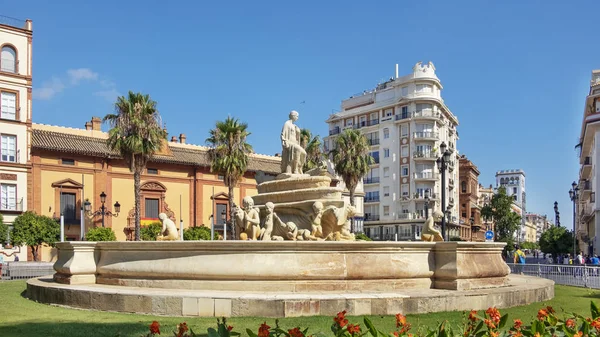 Fontein Van Hispalis Sevilla Andalusië Spanje Juni 2019 Oriëntatiepunt Puerta — Stockfoto