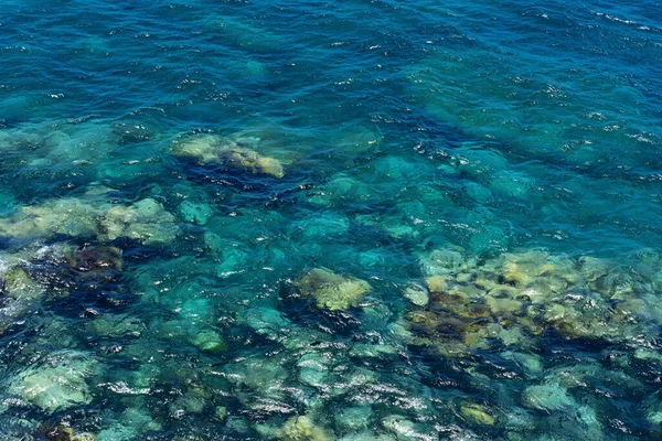 Fondo Natural Agua Cristalina Del Océano Costa Poco Profunda Con — Foto de Stock