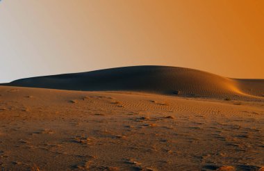 Umman çölde günbatımı