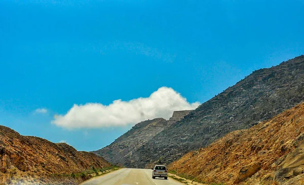 Carretera Muscat Salalah Entre Montañas Rocosas Cerca Ciudad Salalah Del — Foto de Stock