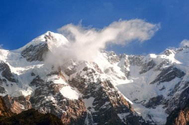 gündüz kar kaplı Rakaposhi dağ manzara