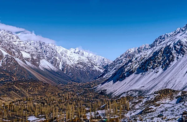 Valle Phandar Con Montañas Karakoram Fondo — Foto de Stock