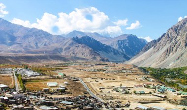 Kargil Pakistan ve Hindistan arasında yer alan dünyanın en yüksek savaş 