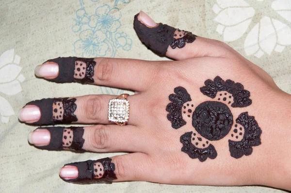 Henna Konst Och Design Hand Bruden — Stockfoto