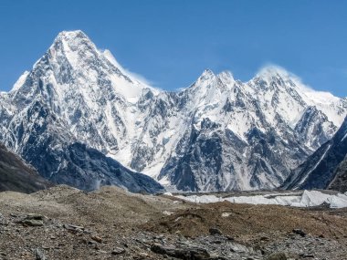 Concordia ve Goro 2 zirvelerinden Gasherbrum zirvesi 