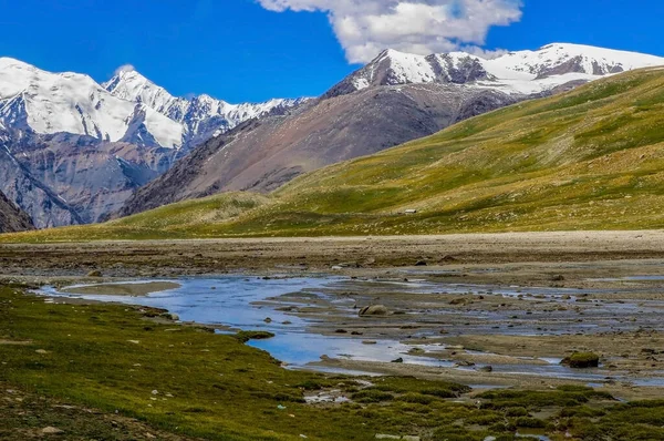 Ośnieżone Góry Pobliżu Granicy Chinami Pakistan — Zdjęcie stockowe