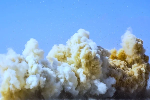 Nahaufnahme Des Gesteinsabgases Nach Der Detonation Einem Ölfeld — Stockfoto