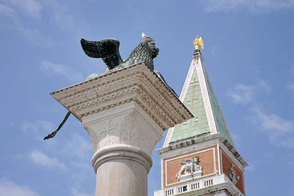 Venice Olaszország Május 2010 Két Szimbólum Velence Oroszlán San Marco — Stock Fotó