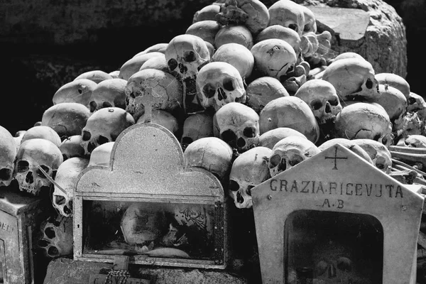 Kafatasları Cimitero Delle Fontanelle Napoli Sağlık Bölgesi — Stok fotoğraf