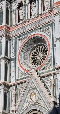 Floransa, İtalya - 27 Ağustos 2018: Floransa Katedrali (Il Duomo di Firenze) 27 Ağustos 2018, Floransa, İtalya. Floransa Toskana 'nın en büyük şehri ve İtalya' nın en çok ziyaret edilen şehirlerinden biridir..