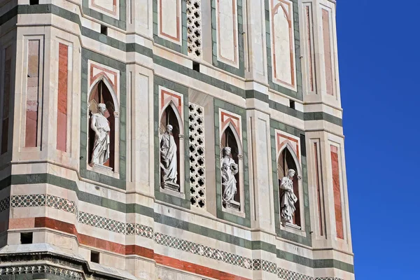 意大利佛罗伦萨 2018年8月27日 2018年8月27日在意大利佛罗伦萨的佛罗伦萨大教堂 Duomo Firenze 弗洛伦斯是托斯卡纳最大的城市 也是意大利游客最多的城市之一 — 图库照片