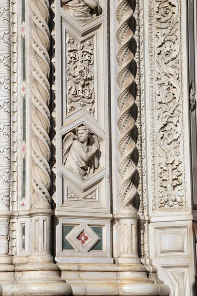 意大利佛罗伦萨 2018年8月27日 2018年8月27日在意大利佛罗伦萨的佛罗伦萨大教堂 Duomo Firenze 弗洛伦斯是托斯卡纳最大的城市 也是意大利游客最多的城市之一 — 图库照片