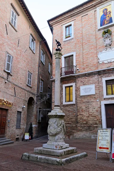 Glimtar Staden Urbino Stad Och Världsarv Plats Marche Italien — Stockfoto