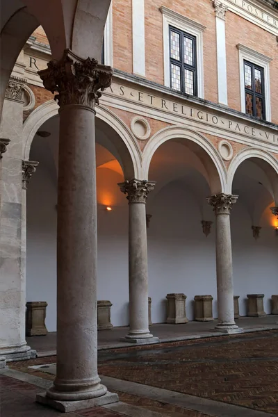 Urbino Italia Gennaio 2019 Cortile Del Palazzo Ducale Oggi Museo — Foto Stock