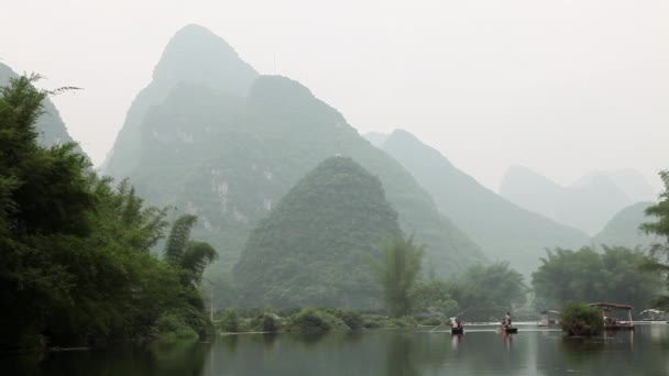 China Yangshuo Rio Yulong Picos Carste — Vídeo de Stock