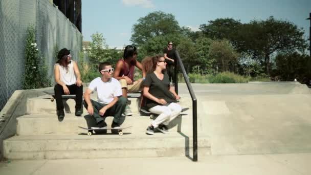 Kaykaycılar Skate Park — Stok video