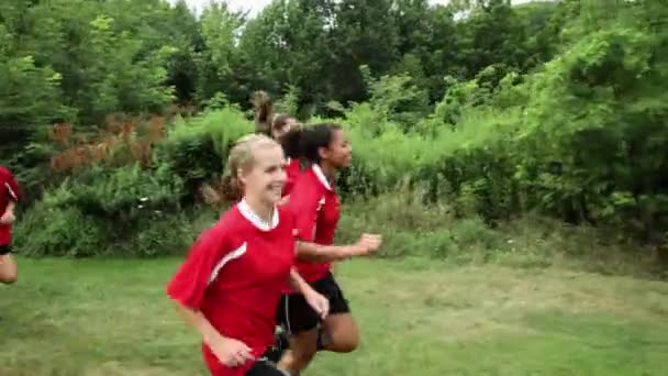 Menina Jogadores Futebol Correndo — Vídeo de Stock