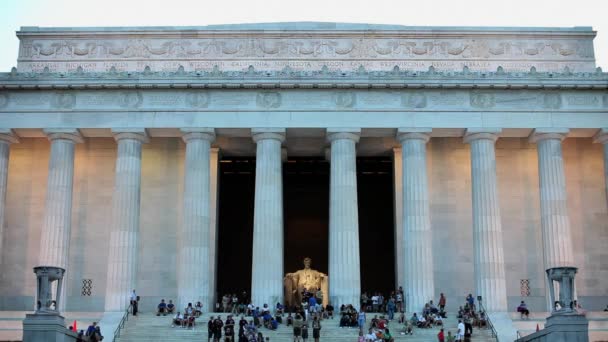 在林肯纪念堂拍照的游客 — 图库视频影像