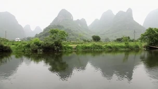Blick Vom Boot Auf Yulong Fluss Und Landschaft Yangshuo China — Stockvideo