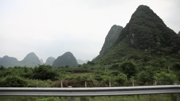 Vista Del Paisaje Kárstico Desde Transporte Movimiento Yangshuo China — Vídeo de stock