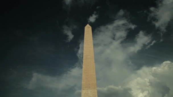 华盛顿纪念馆 向下倾斜 — 图库视频影像