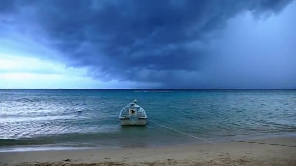 Barco Atracado Costa Tempestade Trovão Petani Beach Malásia — Vídeo de Stock