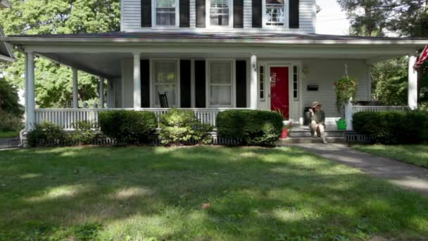 Senior Man Mowing Front Lawn — Stock Video