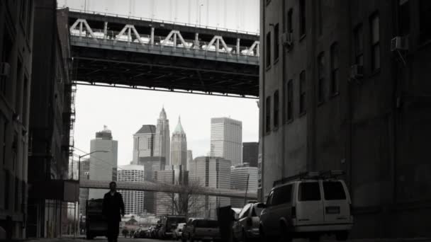 Muž Kráčející Brooklynu — Stock video