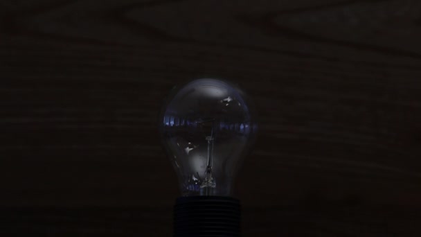壁の上に電球を点滅 — ストック動画
