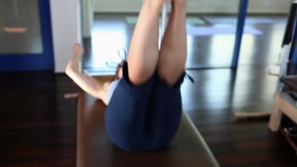 Woman Doing Pilates Studio — Stock Video