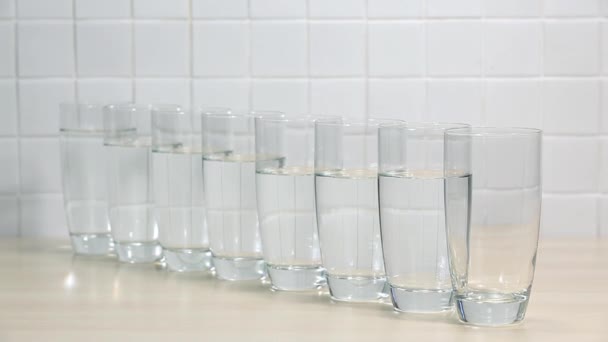 Primer Plano Verter Agua Vaso — Vídeos de Stock