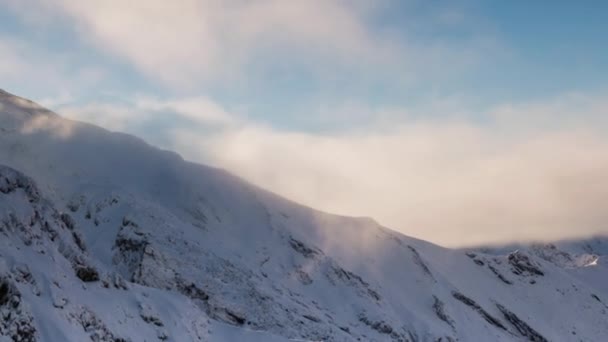 Montanhas Pôr Sol Com Nuvens Céu Lapso Tempo — Vídeo de Stock