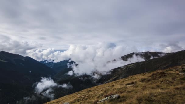 Paysage Montagne Avec Nuages Déplaçant Dans Temps — Video