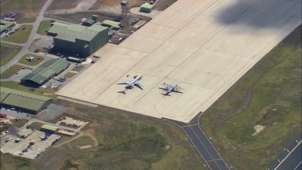 Mount Pleasant Airfield Dengan Vc10 Dan C130 Kepulauan Falkland — Stok Video