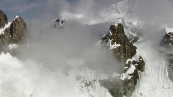 Luchtfoto Van Bergen Sneeuw Winter — Stockvideo