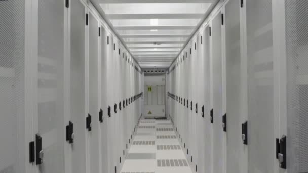 Aisle Datacenter — Stockvideo