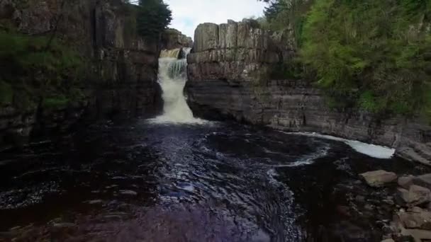 Drohnenblick Wasserfall Und Fluss — Stockvideo