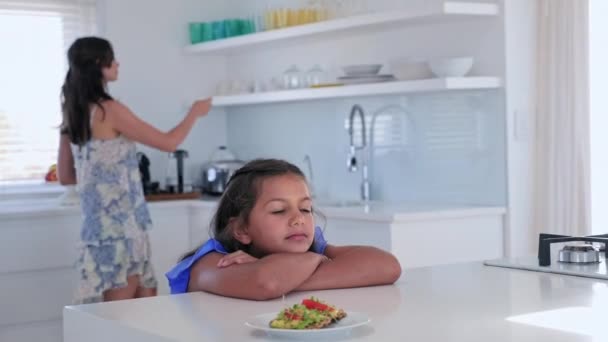 Retrato Menina Mulher Cozinha — Vídeo de Stock