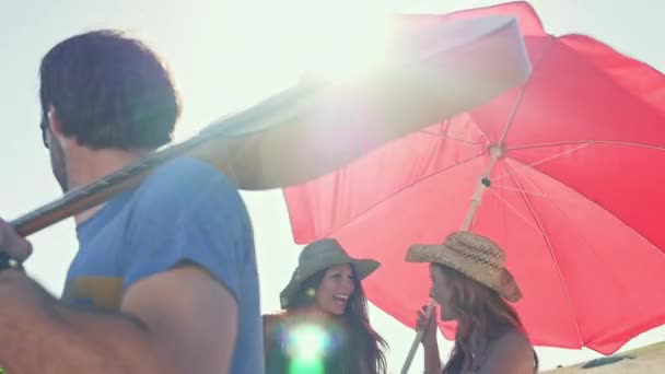 Mujeres Hombres Caminando — Vídeos de Stock