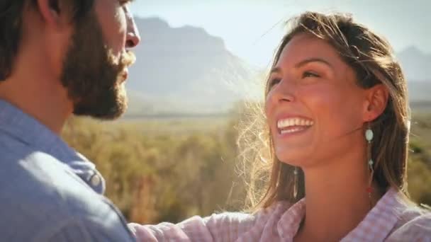 Primer Plano Pareja Riendo Aire Libre — Vídeos de Stock