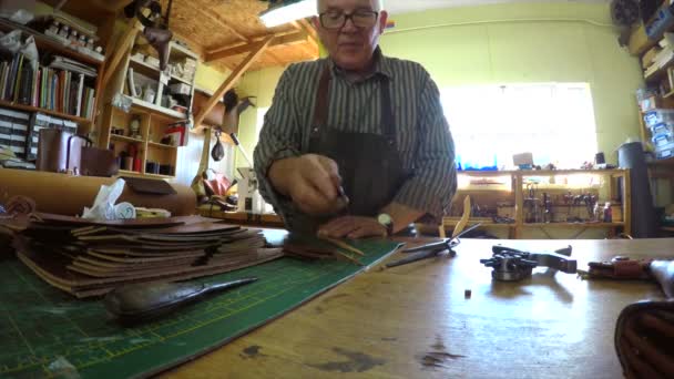 Craftsman Leather Workshop Using Cutting Tool Cut Leather — Stock Video