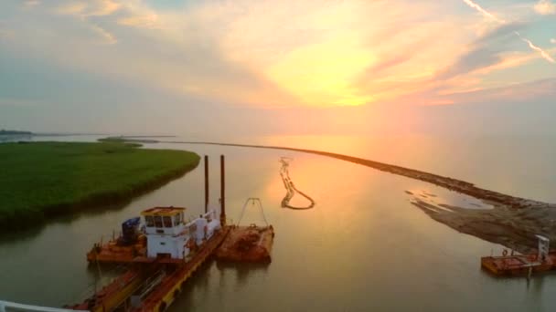 Luchtfoto Van Trawler Adige Rivier Bij Zonsondergang — Stockvideo