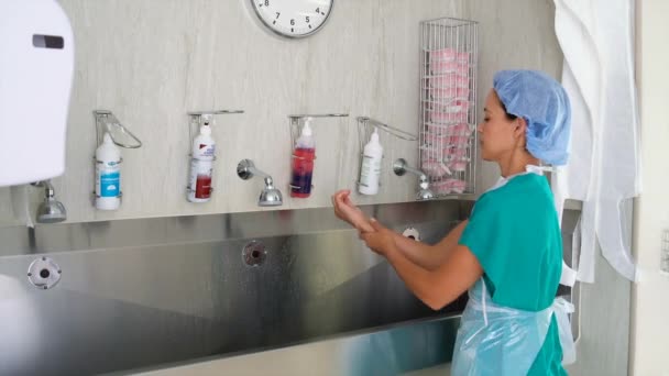 Doctor Washing Hands Hospital — Stock Video