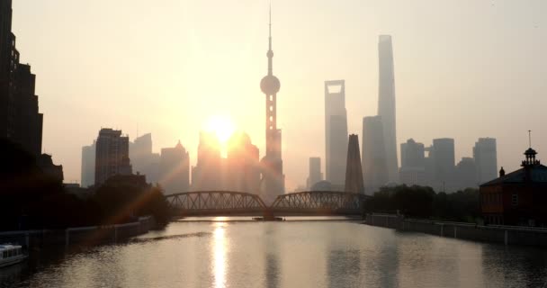 Vista Panorâmica Horizonte Pudong Ponte Waibaidu Xangai China — Vídeo de Stock