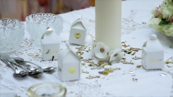 結婚式のレセプションでの装飾やウェディングケーキ — ストック動画